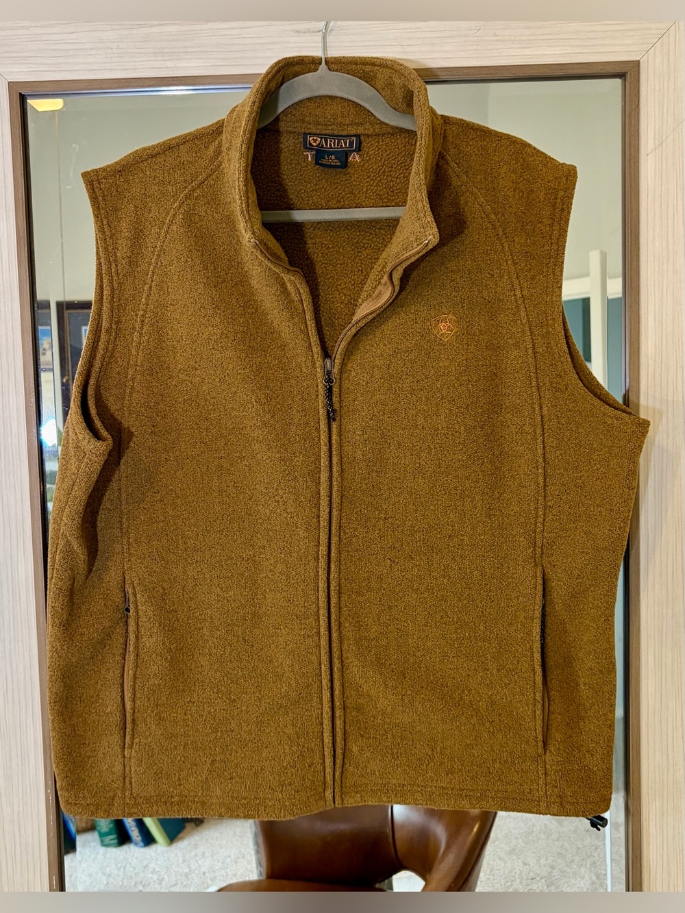 Ariat Men's Caldwell Sherpa Vest in color Cub Brown size Large Classic Cowboy